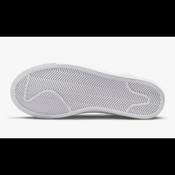 Nike Blazer Mid '77 GS White Black Kumquat DV7142-100 Size 4.5Y Women’s Size 6 - Picture 6 of 6